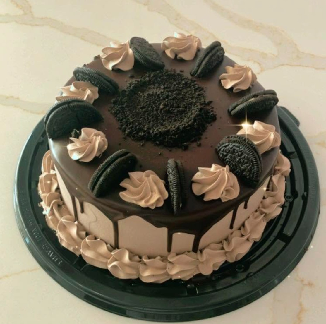 Chocolate cookie drip cake